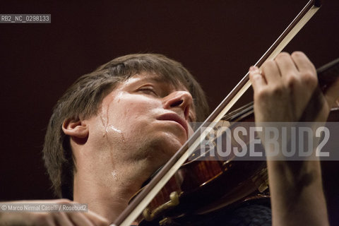 concerto stagione 2014/15 FERRARA MUSICA             CHAMBER ORCHESTRA OF EUROPE.EMMANUEL KRIVINE DIRETTORE.JOSHUA BELL VIOLINO..music;classic music;musica classica;violin;violino ©Marco Nirmal Caselli/Rosebud2