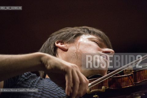 concerto stagione 2014/15 FERRARA MUSICA             CHAMBER ORCHESTRA OF EUROPE.EMMANUEL KRIVINE DIRETTORE.JOSHUA BELL VIOLINO..music;classic music;musica classica;violin;violino ©Marco Nirmal Caselli/Rosebud2
