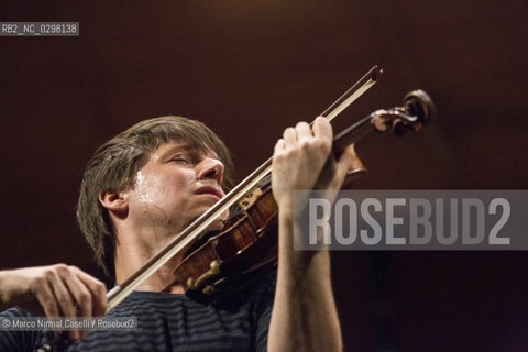 concerto stagione 2014/15 FERRARA MUSICA             CHAMBER ORCHESTRA OF EUROPE.EMMANUEL KRIVINE DIRETTORE.JOSHUA BELL VIOLINO..music;classic music;musica classica;violin;violino ©Marco Nirmal Caselli/Rosebud2