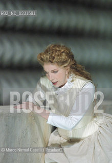 Mariangela Melato in AMOR NELLO SPECCHIO regia LUCA RONCONI ©Marco Nirmal Caselli/Rosebud2