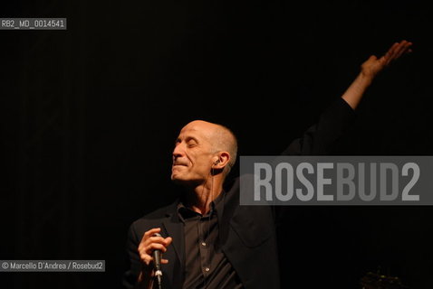 27 jul 2009, San Salvatore Telesino ( BN ): AVION TRAVEL (PEPPE SERVILLO) in concert. ©Marcello DAndrea/Rosebud2