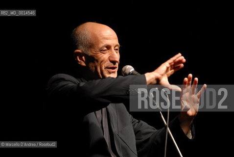 27 jul 2009, San Salvatore Telesino ( BN ): AVION TRAVEL (PEPPE SERVILLO) in concert. ©Marcello DAndrea/Rosebud2