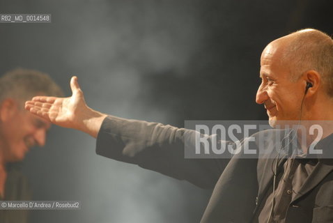 27 jul 2009, San Salvatore Telesino ( BN ): AVION TRAVEL (PEPPE SERVILLO) in concert. ©Marcello DAndrea/Rosebud2