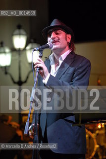 10 aug 2009, Guardia Sanframondi ( BN ): TONINO CAROTONE in concert. ©Marcello DAndrea/Rosebud2