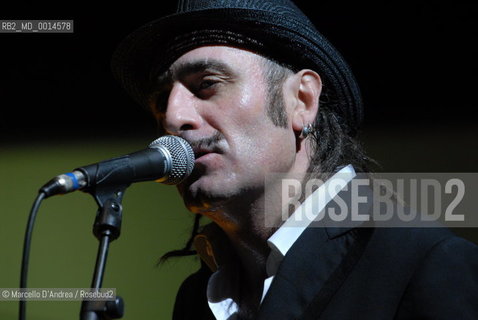 10 aug 2009, Guardia Sanframondi ( BN ): TONINO CAROTONE in concert. ©Marcello DAndrea/Rosebud2