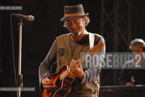 13 aug 2009, Alife ( CE ): LUCA CARBONI in concert. ©Marcello DAndrea/Rosebud2