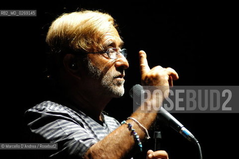 26 JUN 2004, VAIRANO PATENORA ( SA ): LUCIO DALLA ( CONCERT ). ©Marcello DAndrea/Rosebud2