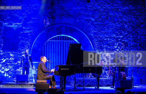 10 sep 2013, Casertavecchia (CE): Raphael Gualazzi in concert (43° settembre al borgo). ©Marcello DAndrea/Rosebud2