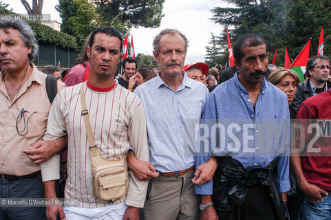 04 OCT 2003, ROMA E.U.R.: ENRICO (ERRI) DE LUCA ( CORTEO DEL SOCIAL FORUM ). ©Marcello DAndrea/Rosebud2