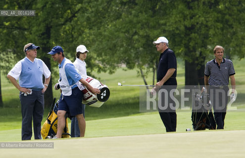 bmw italian open - giornata inaugurale - gara pro am -.nella foto colin montgomery con gli sciatyori mair, de chiesa ©Alberto Ramella/Rosebud2