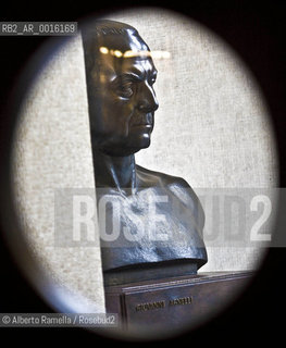 il busto del Sen.Govanni Agnelli esposto presso laula magna del Politecnico di Torino ©Alberto Ramella/Rosebud2