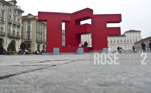 torino film festival edition 27, torino, 13.11.09, the symbol of the festival in piazza castello, torino - il marchio del festival in piazza castello a torino 13.11.09 giorni di apertura ©Alberto Ramella/Rosebud2