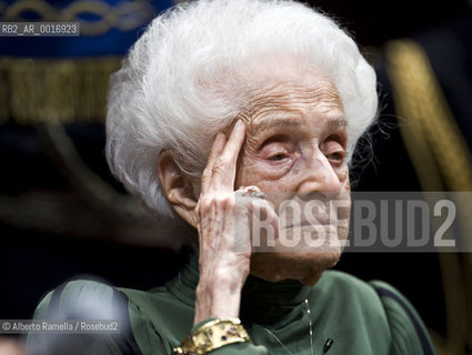 torino 6.10.09 - rita levi montalcini festeggiata a torino per i suoi cento anni al teatro carignano ©Alberto Ramella/Rosebud2