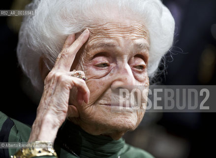 torino 6.10.09 - rita levi montalcini festeggiata a torino per i suoi cento anni al teatro carignano ©Alberto Ramella/Rosebud2