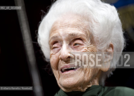 torino 6.10.09 - rita levi montalcini festeggiata a torino per i suoi cento anni al teatro carignano ©Alberto Ramella/Rosebud2