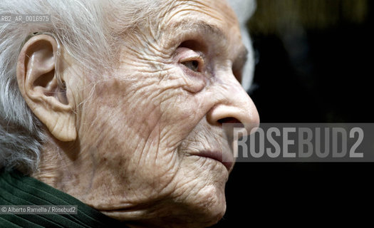 rita levi montalcini a torino 6.10.09 per i suoi 100 ani. letio magistralis al teatro carignano ©Alberto Ramella/Rosebud2