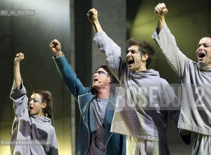 NOTRE DAME DE PARIS music by riccardo cocciante, produced by david zard - matteo setti as gringoire ©Alberto Ramella/Rosebud2