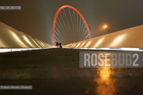 lingotto, the way to olympic village, arch as a symbol of torino 2006 olympics ©Alberto Ramella/Rosebud2