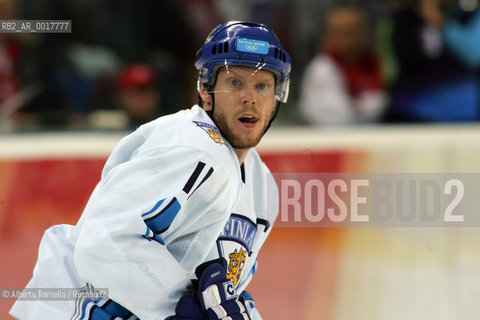 hockey semifinal 2006 olympics - finland vs/russia 4-0- finn kaivu saku ©Alberto Ramella/Rosebud2