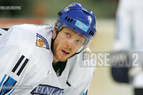 hockey semifinal 2006 olympics - finland vs/russia 4-0- finn saku koivu ©Alberto Ramella/Rosebud2