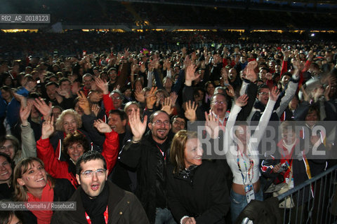 olympic stadium, torino, party of the 25000 voulonteers of the olympic games ©Alberto Ramella/Rosebud2