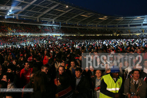 olympic stadium, torino, party of the 25000 voulonteers of the olympic games ©Alberto Ramella/Rosebud2