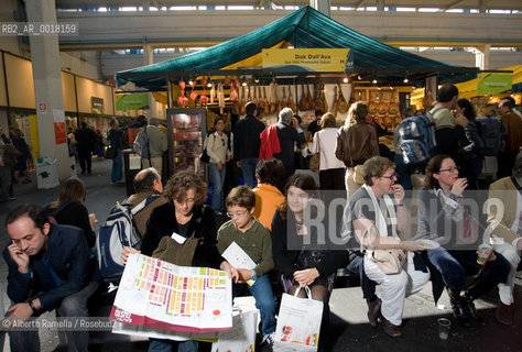 slow food, Salone del Gusto, Terra Madre 2006 - Torino, oct 06 - international fair about slow food, world food cultures and traditional and natural food protection . ©Alberto Ramella/Rosebud2