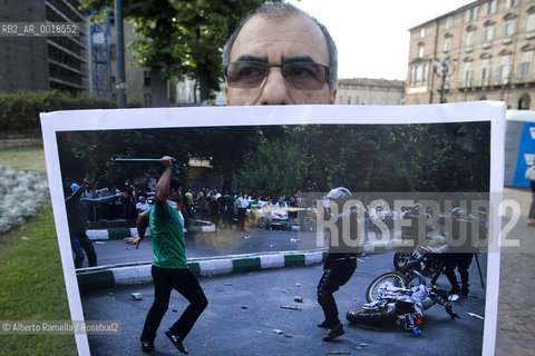 torino, 23 giu 09 - piazza castello, manifestazione della comunità iraniana di torino contro la repressione del governo iraniano dopo le recenti elezioni politiche ©Alberto Ramella/Rosebud2