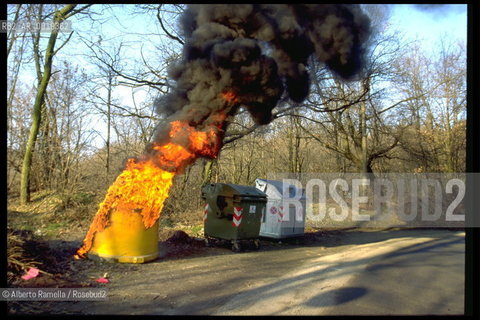 garbage bil in fire, ©Alberto Ramella/Rosebud2