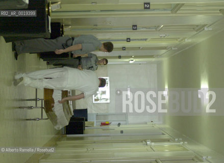 police patrol in death chamber of an hospital for funeral service firm scandal in italy - blitz guardi di finanza alle camere mortuarie ospedale mauriziano torino per scandalo pompe funebri. ©Alberto Ramella/Rosebud2