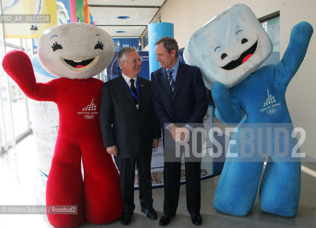 valentino castellani and jean claude killy with torino 2006 mascottes neve and gliz ©Alberto Ramella/Rosebud2