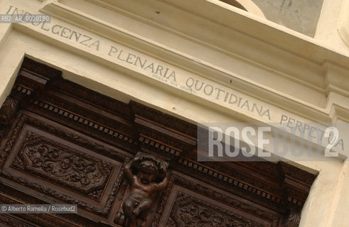 europe, italy, piemonte, cherasco (CN), an old little town in piemonte famous for the napoleonic heritage and the antiquary street market, ©Alberto Ramella/Rosebud2