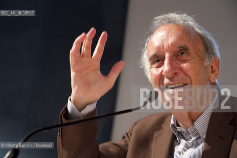 Salone del Libro 2011 - Venerdi 13 maggio - GIANLUIGI BECCARIA ©Alberto Ramella/Rosebud2