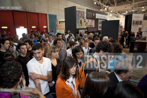 Salone del libro 2011 - code per la lectio magistralis di Umberto Eco ©Alberto Ramella/Rosebud2