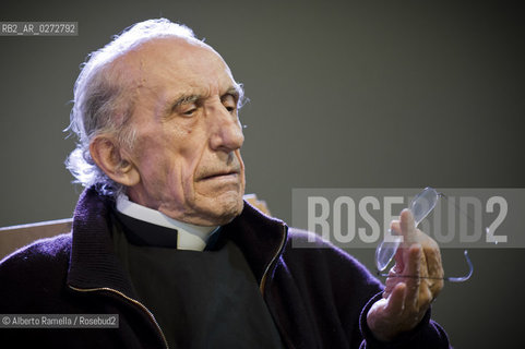 Don Andrea Gallo.Salone internazionale del libro di Torino 2012 .Torino, 11 maggio 2012 ©Alberto Ramella/Rosebud2