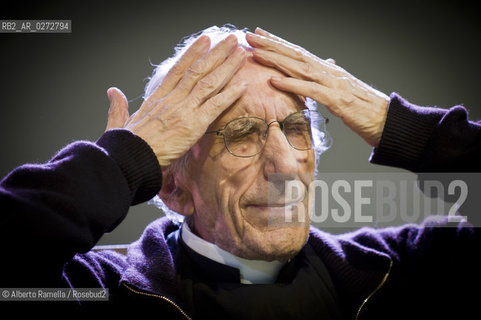 Don Andrea Gallo.Salone internazionale del libro di Torino 2012 .Torino, 11 maggio 2012 ©Alberto Ramella/Rosebud2