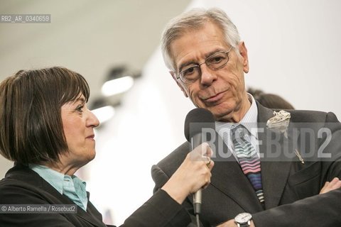 18/05/2015 Torino, Lingotto Fiere. Salone del Libro, nella foto Il tradizionale taglio della torta ©Alberto Ramella/Rosebud2