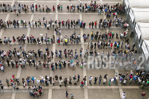 15/05/2015, Torino, Lingotto fiere, salone del libro 2015 - code alla biglietteria ©Alberto Ramella/Rosebud2