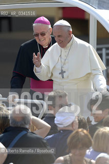 Filippo Alfero, 21.06.15, Torino, Papa Francesco celebra la messa in Piazza Vittorio, nella foto: Papa Francesco e Cesare Nosiglia sulla papamobile ©Alberto Ramella/Rosebud2