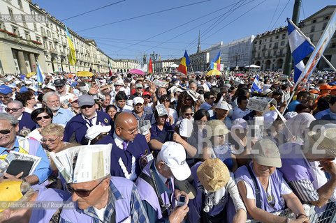 Filippo Alfero, 21.06.15, Torino, Papa Francesco celebra la messa in Piazza Vittorio, nella foto: folla in Piazza Vittorio ©Alberto Ramella/Rosebud2