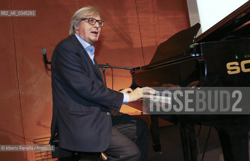 15.5.16, Torino, Lingotto Fiere, Salone del Libro 2016 - nella foto: evento LA COSTITUZIONE E LA BELLEZZA - VITTORIO SGARBI ©Alberto Ramella/Rosebud2