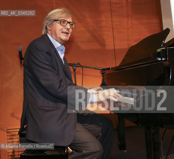 15.5.16, Torino, Lingotto Fiere, Salone del Libro 2016 - nella foto: evento LA COSTITUZIONE E LA BELLEZZA - VITTORIO SGARBI ©Alberto Ramella/Rosebud2