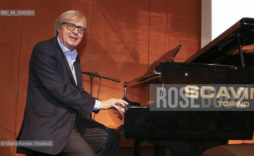 15.5.16, Torino, Lingotto Fiere, Salone del Libro 2016 - nella foto: evento LA COSTITUZIONE E LA BELLEZZA - VITTORIO SGARBI ©Alberto Ramella/Rosebud2