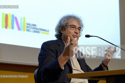 14/05/16, Torino, Lingotto Fiere, Salone del Libro 2016, nella foto: Visioni, Guardare un po più lontano, Carlo Rovelli ©Alberto Ramella/Rosebud2