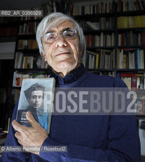 27,04,32, Torino, Angelo dOrsi  storico, giornalista e accademico italiano fotografato a casa sua inTorino. ©Alberto Ramella/Rosebud2