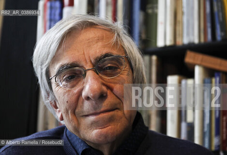 27,04,32, Torino, Angelo dOrsi  storico, giornalista e accademico italiano fotografato a casa sua inTorino. ©Alberto Ramella/Rosebud2