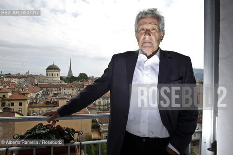 Annibale CROSIGNANI, psicoanalista, medico, fautore della chiusura dei manicomi,nella sua casa a Torino ©Alberto Ramella/Rosebud2