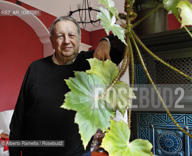 Torino, 15.04.2020, Giovanni Ferrero nella sua casa a Torino, ex politico e ideatore di Punti Verdi a Torino ©Alberto Ramella/Rosebud2