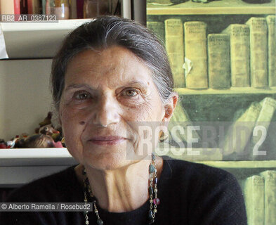 la Prof.LOREDANA SCIOLLA, insegnante di sociologia allUniversità di Torino, nella sua casa torinese ©Alberto Ramella/Rosebud2