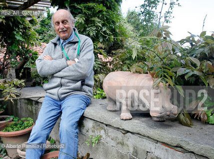 Paolo Pejrone arch.di giardini nella sua casa e giardino ©Alberto Ramella/Rosebud2